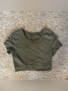 HALARA Olive Cropped Scoop Neck Tee